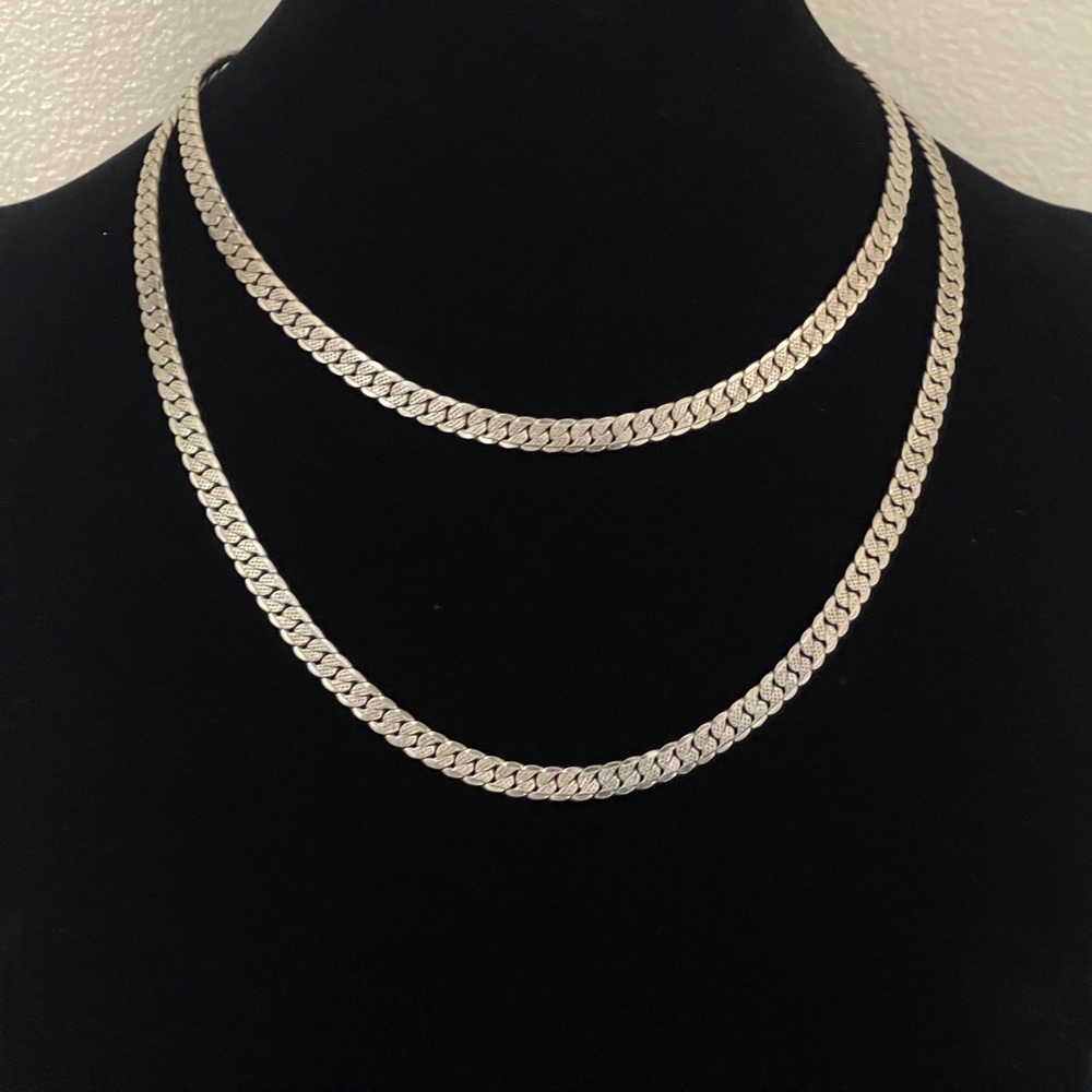 Vintage Long Herringbone flat silver tone necklace.